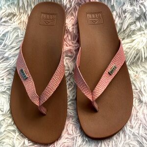 Reef Cushion Court Sandal in Pink/Gold.  Ladies Size 7